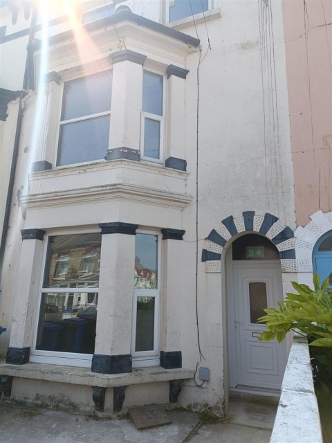 View Full Details for Princes Avenue, Withernsea